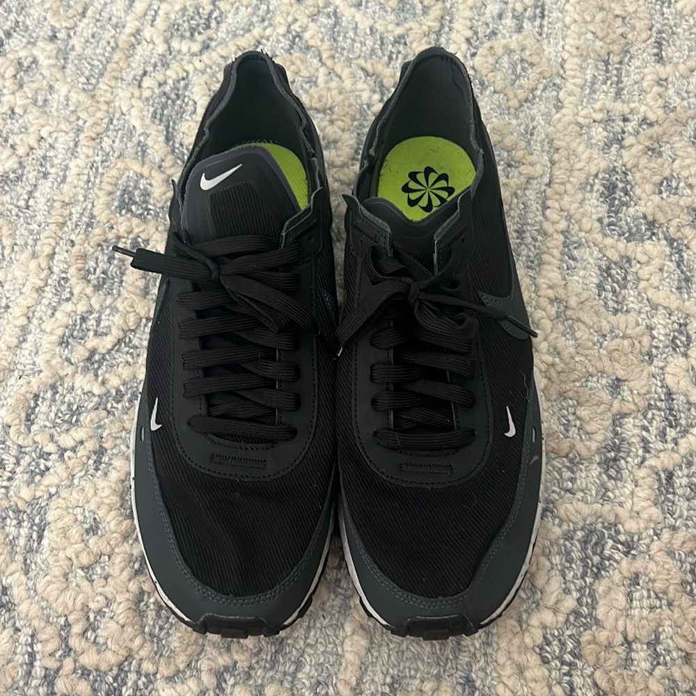 Like New Men’s Nike Sneakers